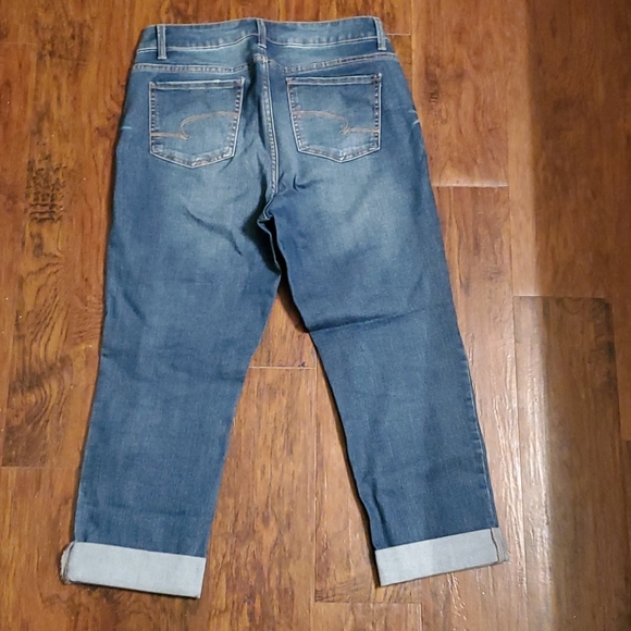Capri Jeans - Picture 2 of 2